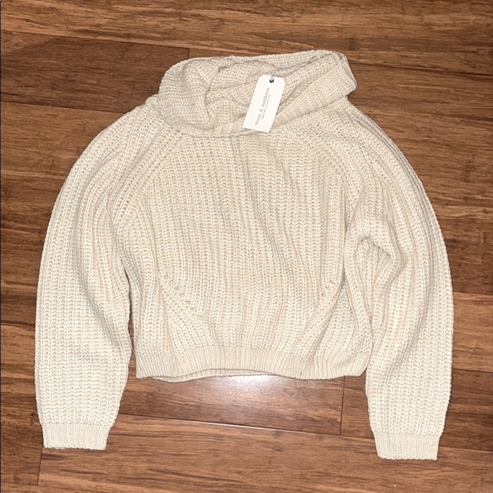 NWT Cream Moon & Madison sweater